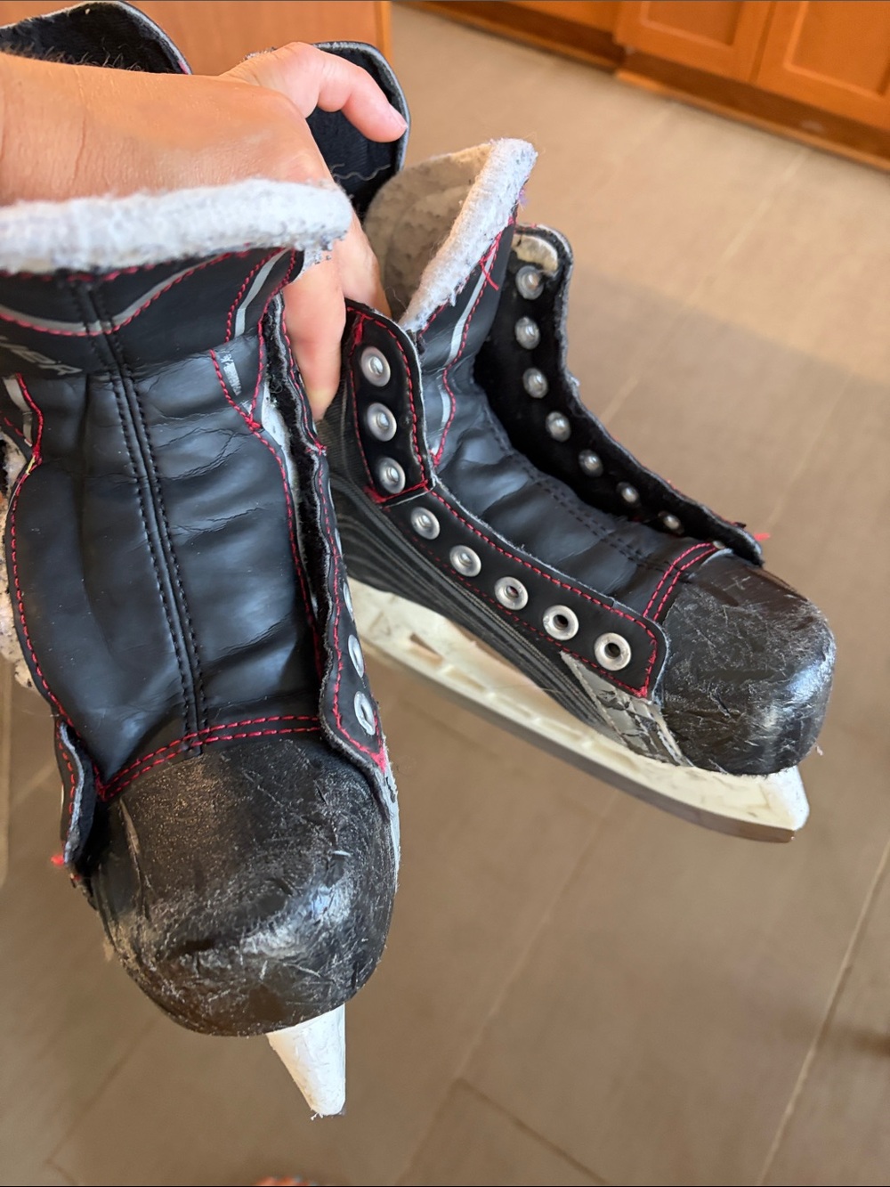 Bauer X800 Junior Hockey Ice Skates